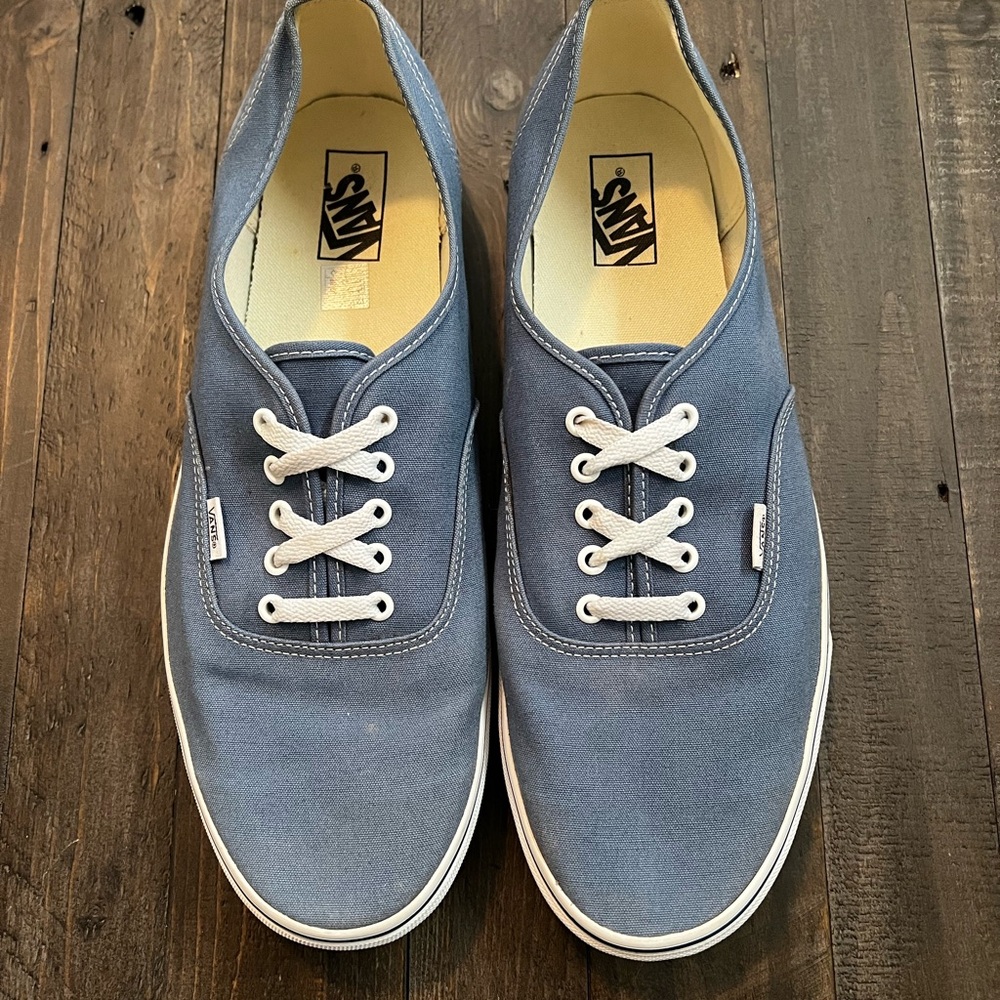 Men’s size 15 AUTHENTIC Vans in Navy